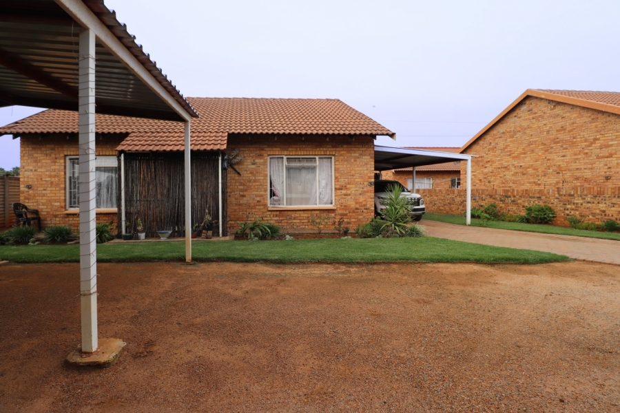 2 Bedroom Property for Sale in Meiringspark North West
